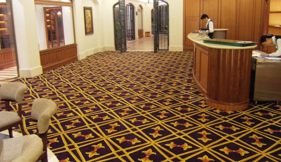 Top 5 quầy lễ tân khách sạn được trang trí thảm lót sàn cao cấp